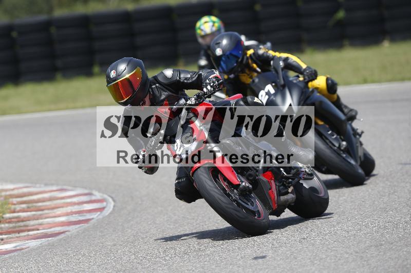/27 12.06.2025 Ducati Schweiz Trackday Warmup  ADR/blau-bleu/26